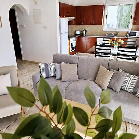 The Brightstay Paphos, 2 Bed Apt, Paphos Riviera, Universal Luaran gambar