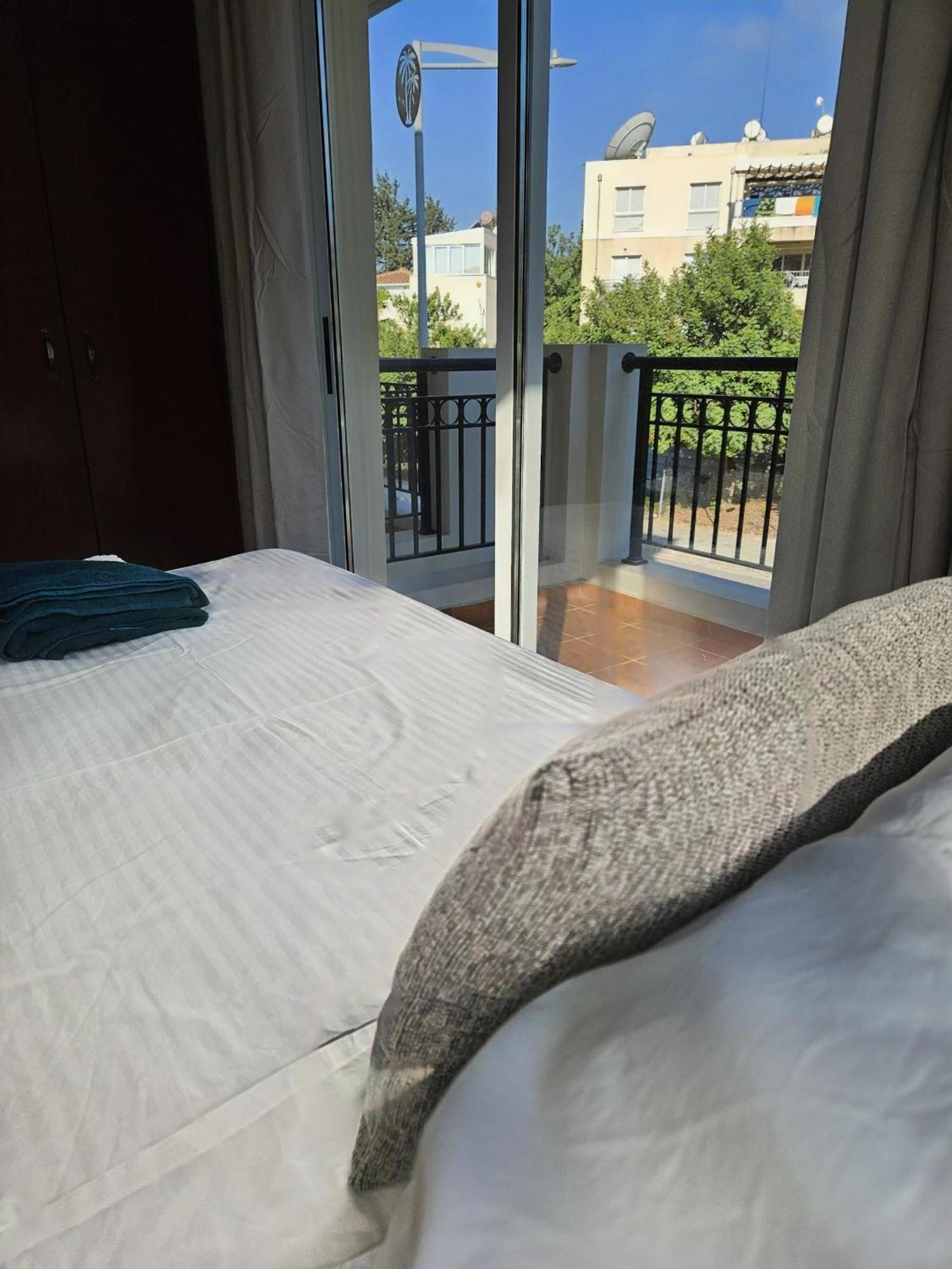 The Brightstay Paphos, 2 Bed Apt, Paphos Riviera, Universal Luaran gambar